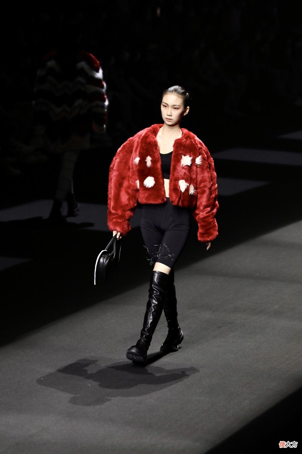 【就爱时尚】中国国际时装周:第31届中国真维斯杯休闲装设计大赛在京举行