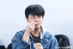 【游戏迷】姿态和水晶哥直播间集体被封？两人同时休播，网友：度蜜月去了