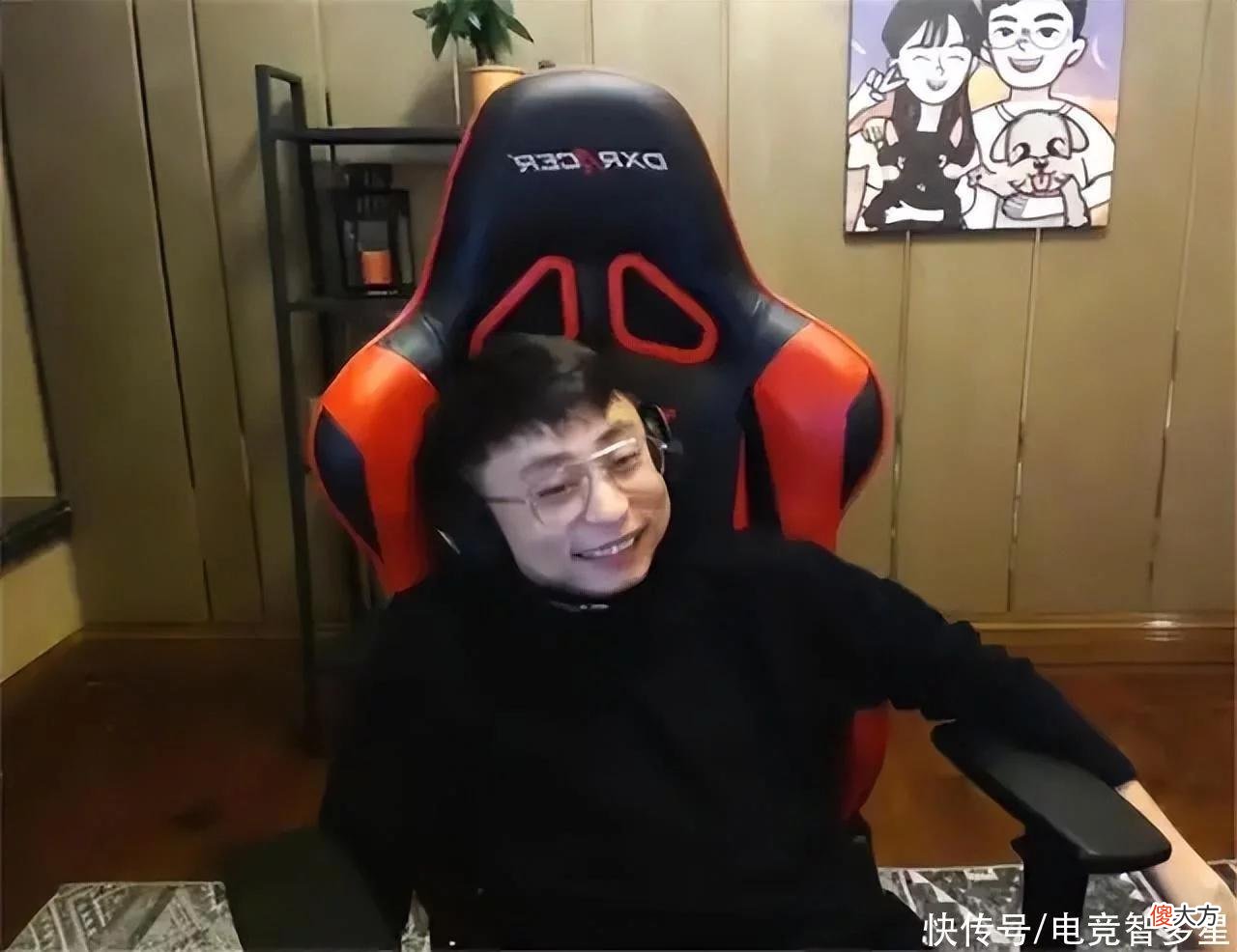 【游戏迷】姿态和水晶哥直播间集体被封？两人同时休播，网友：度蜜月去了
