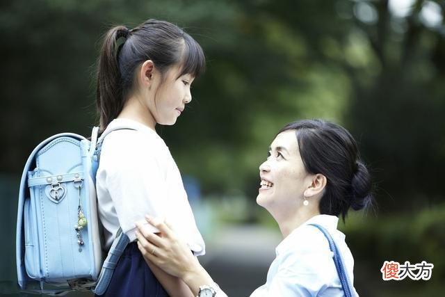 老人有4个女儿1个儿子，晚年却无人可依，孩子虽小但也需要尊重