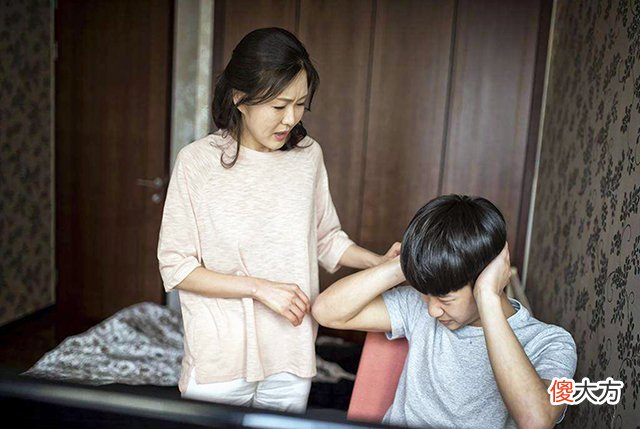 老人有4个女儿1个儿子，晚年却无人可依，孩子虽小但也需要尊重