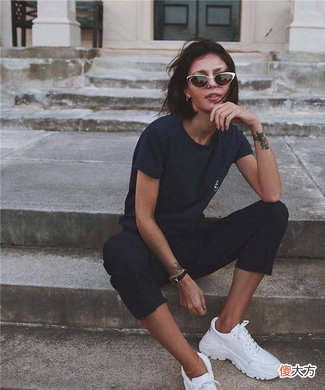 【时尚一点】腿粗的女生夏季搭配九分裤,显瘦又显高