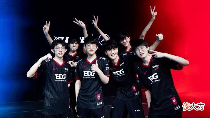 【游戏迷】EDG3:2RNG内幕，JIEJIE原来是主动请缨，教练组本不想让他上