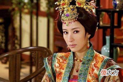 【历史故事】一个保姆登上皇贵妃之位，宠冠后宫23年，传言貌丑善妒心狠手辣