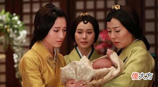 【历史故事】一个保姆登上皇贵妃之位，宠冠后宫23年，传言貌丑善妒心狠手辣