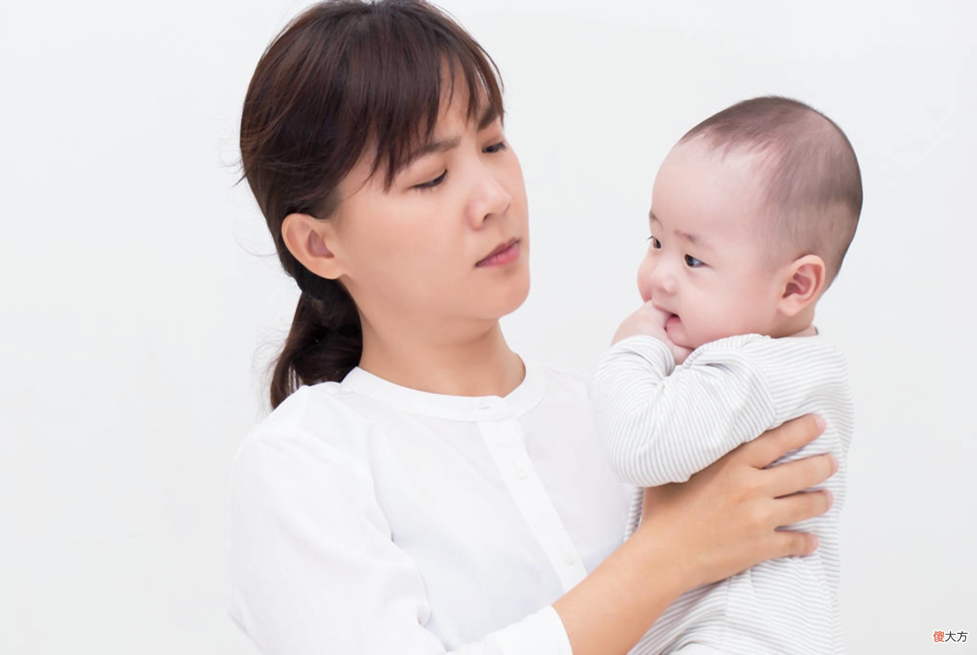 被惯出来夜奶困局如何破解？面对安抚需求，妈妈要懂得合理应对