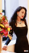 【就爱时尚】“氛围感美人”不流行了，现在流行的是“松弛感美人”，优雅又自信