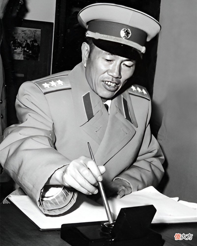 【爱历史】1949年，小战士从报纸上认出父亲，战友：别闹了！这可是兵团司令