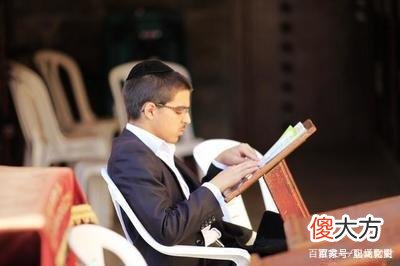 【历史故事】当你没钱没人脉时，牢记犹太人“卖雨鞋”思维，别等50岁以后才顿悟