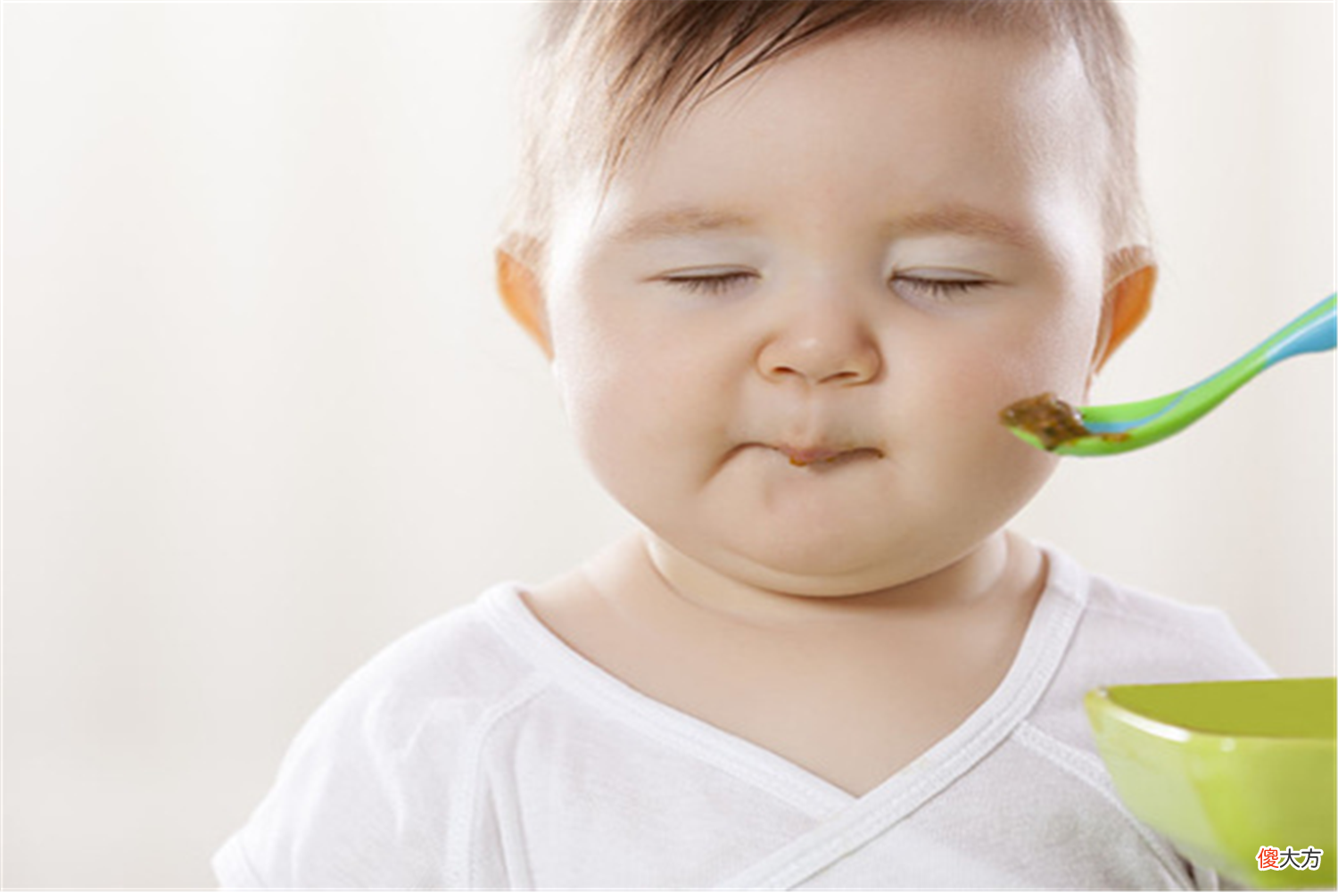 宝宝不爱吃辅食的原因找到了，4招让宝宝爱上辅食，宝妈也轻松