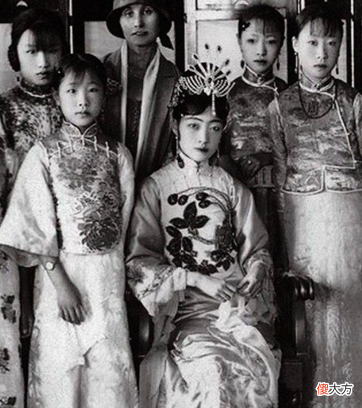 【历史故事】古代美女长啥样?看看距离我们最近的清朝,图5的女子像一个明星