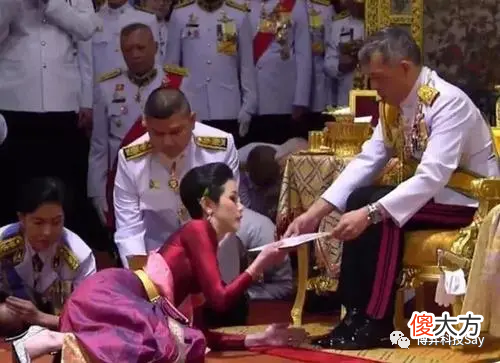 【历史故事】为娶美貌空姐，泰王玛哈直接封上将军衔，婚后一年就出轨女保镖