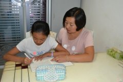 孩子这些听话行为是“假懂事”，长大多半情商低，家长别沾沾自喜