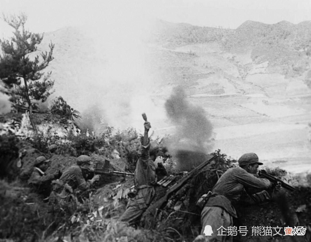 【爱历史】长津湖特级战斗英雄杨根思，一人与40美军同归于尽，朝鲜为其立碑
