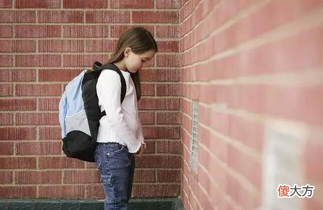 小学生“请假条”走红，老师哭笑不得，网友：请假相亲是认真的？