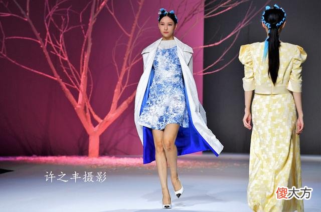 【时尚一点】中国国际时装周：盎然春意的桃花绣