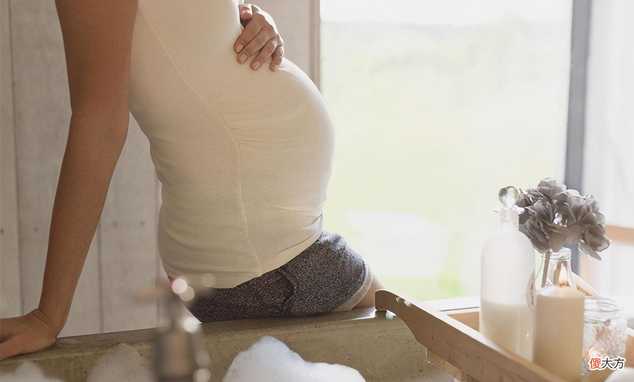 孕期搓澡会把孩子“搓下来”？孕妈洗澡有讲究，这些部位莫乱搓