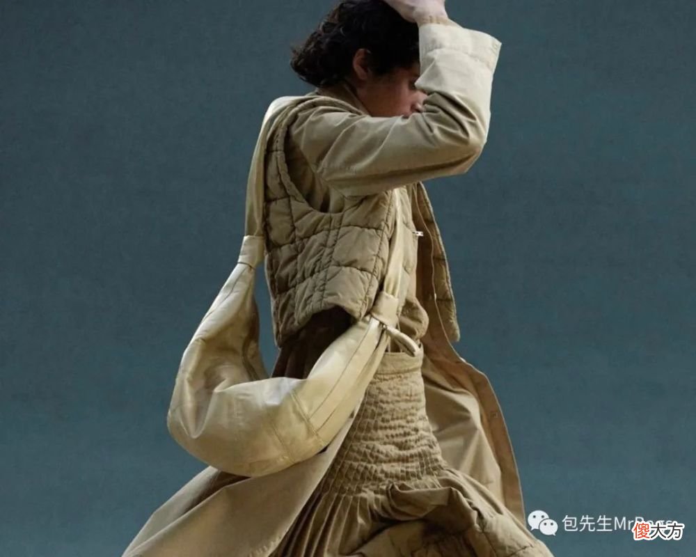 【就爱时尚】购包圣经｜今年秋天的第一只包！从这8款里选就对了！