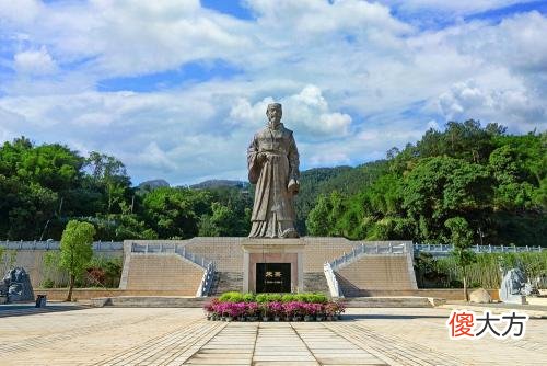 中国福建这一千年古树，中间竟藏着一＂小孩＂，专家至今难以解释