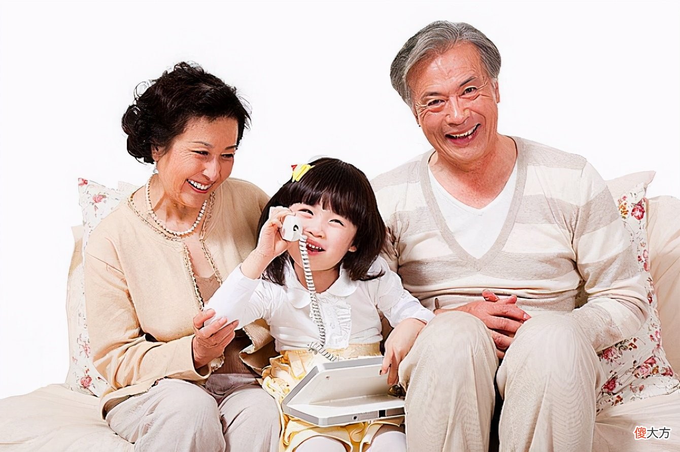“最强宝妈”走红网络，带娃和上班都不耽误：当妈后一切皆有可能