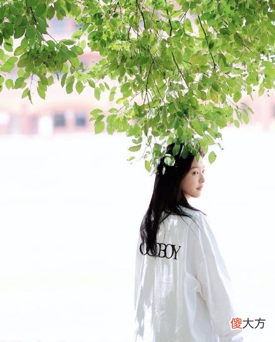 【时尚一点】清爽时尚的夏季服装穿搭，学章若楠这样穿搭，清爽又时髦！