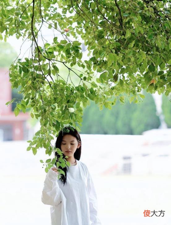 【时尚一点】清爽时尚的夏季服装穿搭，学章若楠这样穿搭，清爽又时髦！