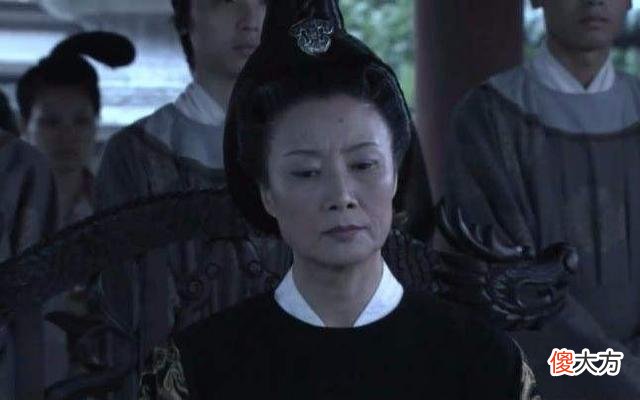 【爱历史】武则天：册立武三思为太子，诸位以为如何？朝堂沉默一片！狄仁杰：陛下认为儿子比较亲，还是侄子亲呢？武则