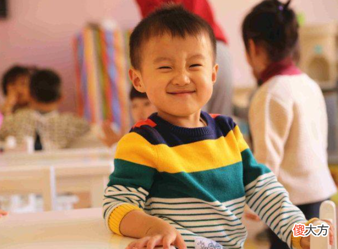 幼儿园的娃就想“谈婚论嫁”？父母别着急，可用3个方法引导