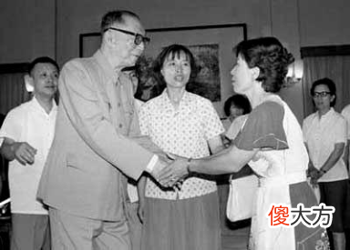 【历史故事】百团大战中，聂荣臻救下了日本小孩，40年后带全家来中国谢恩
