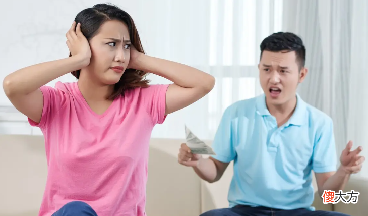 夫妻吵架把车开进沟里，不会沟通太扎心？这个沟通方式让你学会沟通