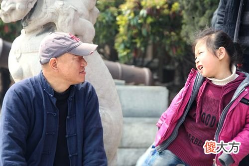 养育女儿这8件事不要做，爸爸的心越“狠”，女儿才会越幸福