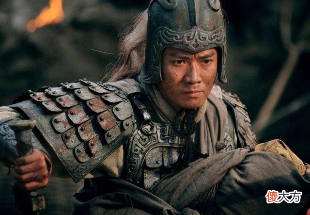 【历史故事】赵云武功高强，却为何三枪刺不死周仓？周仓有多厉害？