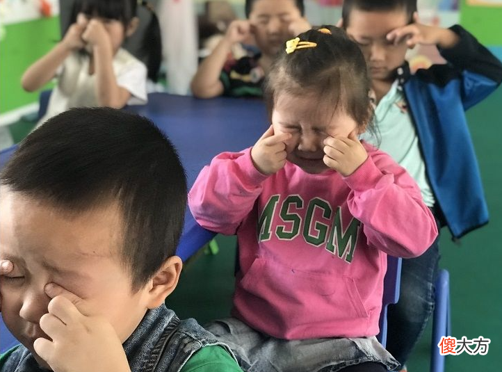 幼儿园小班老师“失业季”，为何一到冬天，小班孩子少得可怜？