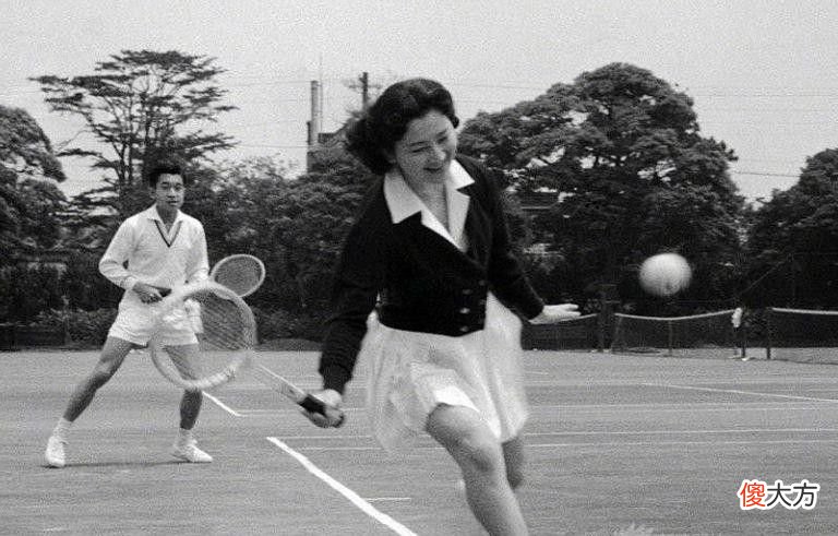 【历史故事】日本最美平民皇后:被婆婆折磨41年,暴瘦20斤,不想和丈夫合葬