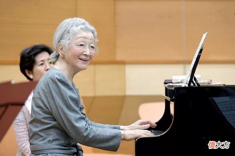 【历史故事】日本最美平民皇后：被婆婆折磨41年，暴瘦20斤，不想和丈夫合葬