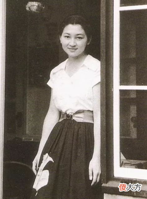 【历史故事】日本最美平民皇后:被婆婆折磨41年,暴瘦20斤,不想和丈夫合葬