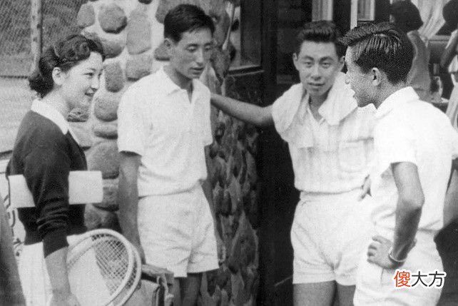 【历史故事】日本最美平民皇后:被婆婆折磨41年,暴瘦20斤,不想和丈夫合葬
