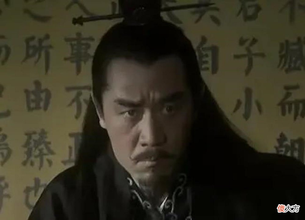 【爱历史】朱元璋深夜批奏折，宫女主动献殷情！早上醒来大怒：立刻杀掉她