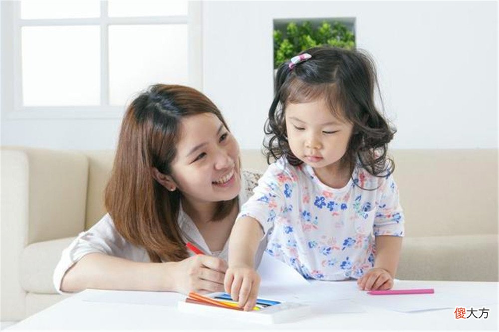 孩子在家“窝里横”，出门就变怂，很可能是家长一手造成的