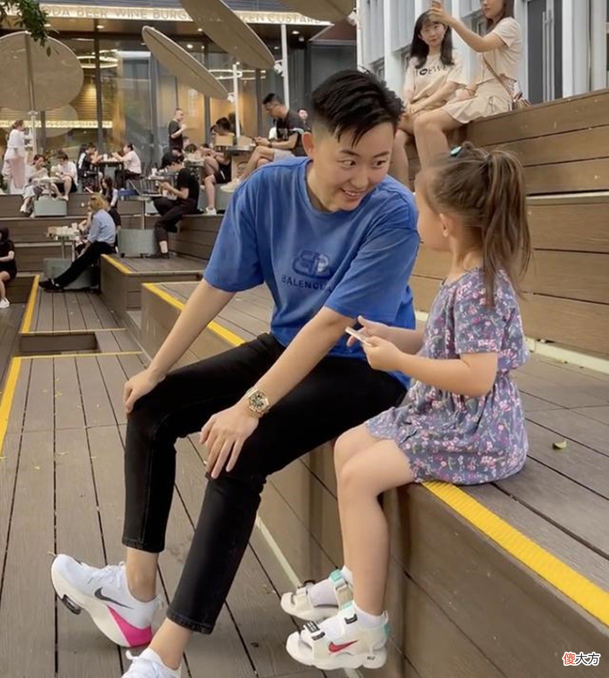 不结婚，却花50万买精生子，这样的单亲妈妈你羡慕吗？