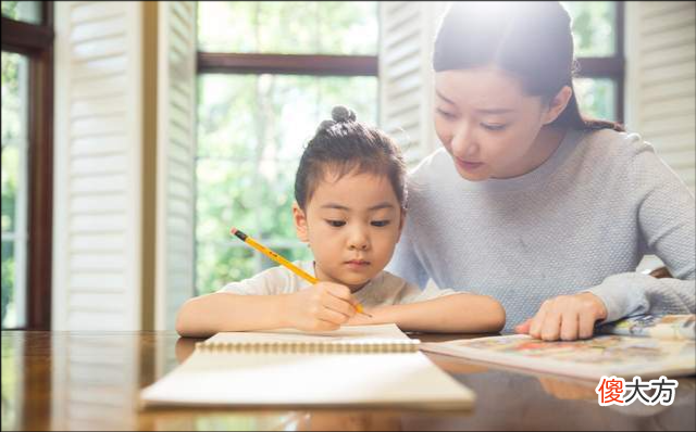 《你好，李焕英》：女儿想换爸爸的背后是极度不自信，李焕英恐怕也没那么好