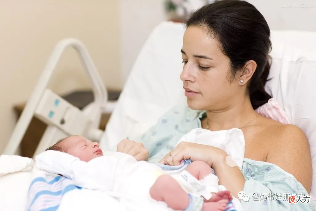 新生儿第一口吃母乳还是喝水？关乎宝宝发育