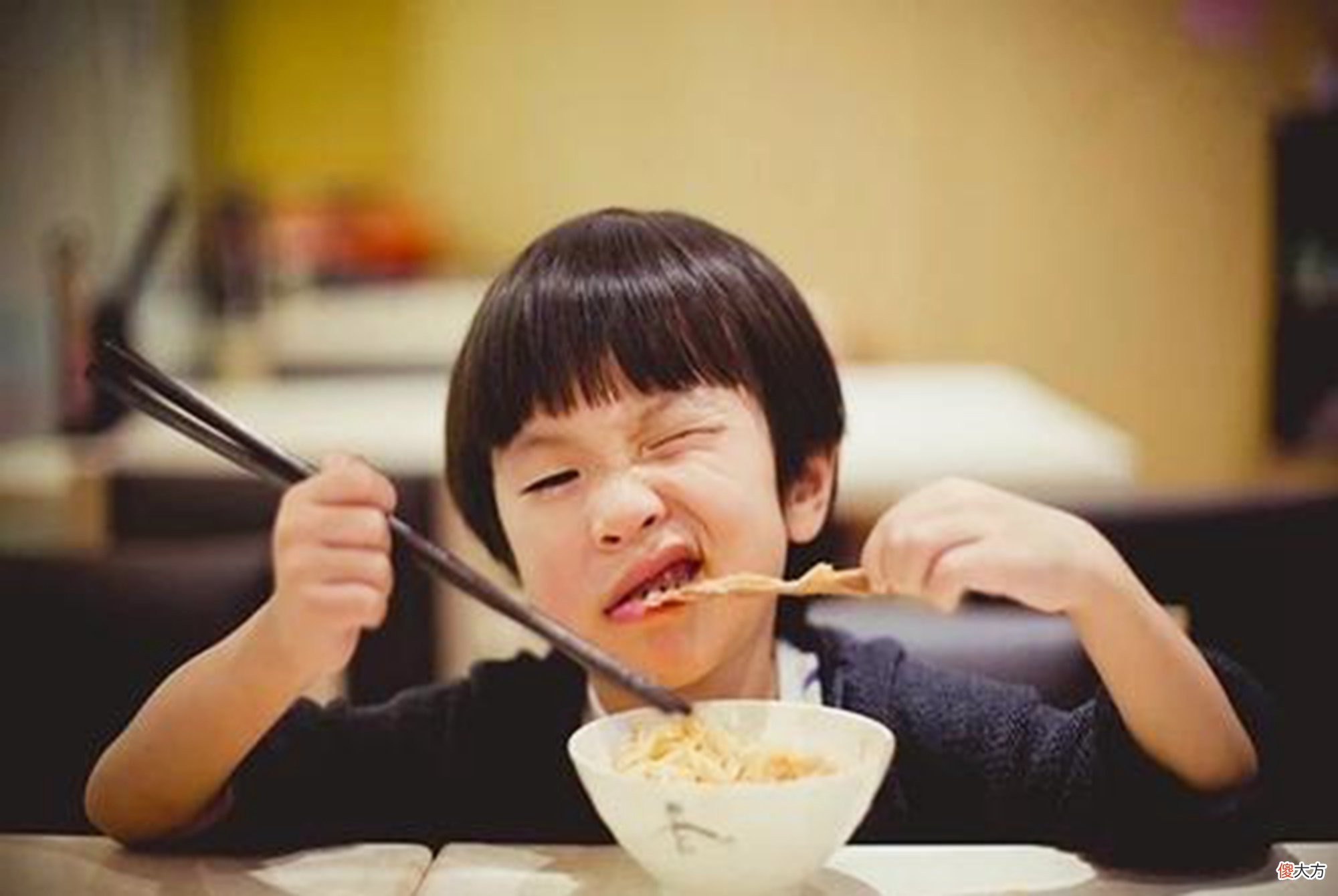孩子饭量大，就是不长个？可能是“隐形饥饿”在作怪，父母别忽视