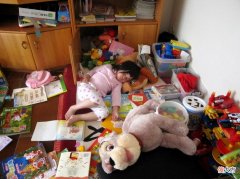 孩子喜欢和玩具说话？是受到“泛灵心理”影响，父母要引起重视