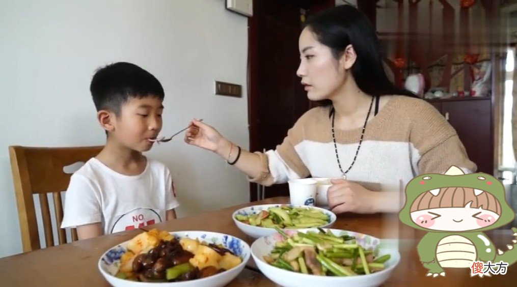 这碗“毒”面条别再给娃吃了，看似是宠爱，实际上容易毁了孩子
