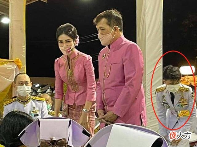【历史故事】泰王新贵妃学苏提达一直隐忍，膝盖都跪出淤青，熬了8年才上位