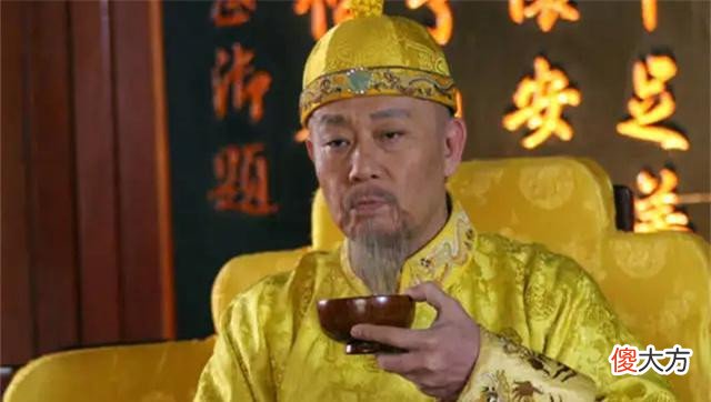 【历史故事】嘉庆死后,皇后为何不选亲儿子继位,而让道光登基?她的结局如何