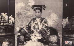 【爱历史】李莲英的姐姐隐瞒真相，清朝灭亡后才说出：慈禧其实不是病死的