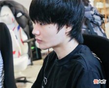 【游戏世界】100块6张带毛边小卡,宁王开到前中上差点落泪:我还记得这个时刻