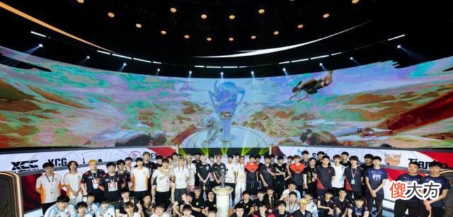 【游戏世界】4AM韦神和17shou确定退役,三大老板只剩XDD,世界赛成诸神黄昏